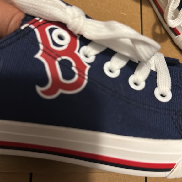 Boston Red Sox canvas shoes size 5-6 from mlb store - Picture 4 of 4